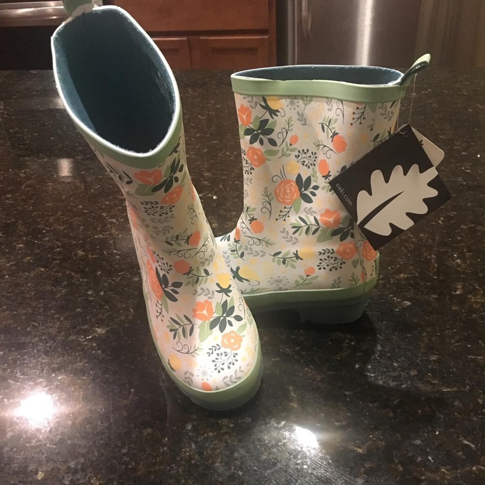 Rain boots never worn brand new